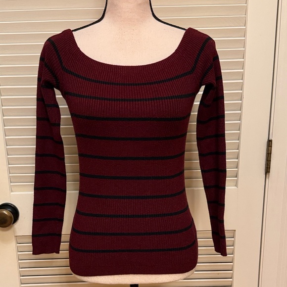 American Eagle Outfitters Burgundy & Black Knit Off the Shoulder Sweater,Size XS - Picture 13 of 14